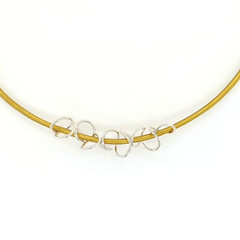 "little Tangled" ornament, zilver met leren koord collier